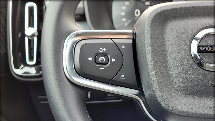 Volvo XC 40 cena 151111 przebieg: 32180, rok produkcji 2023 z Krzyż Wielkopolski małe 436